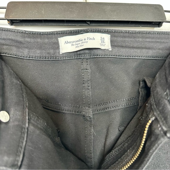 Abercrombie Mid Rise Super Skinny Jeans in Black - Picture 8 of 10